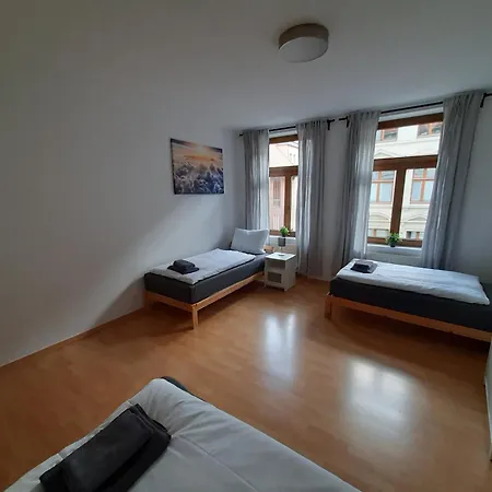 Zentrale 2-zimmer-wohnungen Fuer Gruppen & Monteure, Fusslaeufig Zur Elbe & Shoppingcenter Apartamento