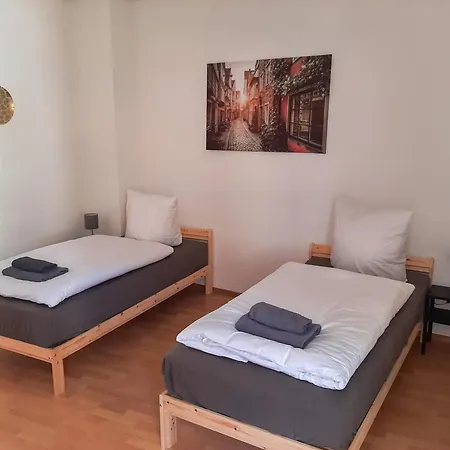 Zentrale 2-zimmer-wohnungen Fuer Gruppen & Monteure, Fusslaeufig Zur Elbe & Shoppingcenter