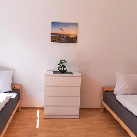 Zentrale 2-zimmer-wohnungen Fuer Gruppen & Monteure, Fusslaeufig Zur Elbe & Shoppingcenter * Magdeburgo