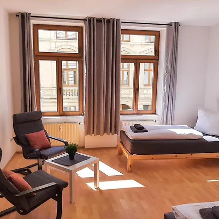 Zentrale 2-zimmer-wohnungen Fuer Gruppen & Monteure, Fusslaeufig Zur Elbe & Shoppingcenter *