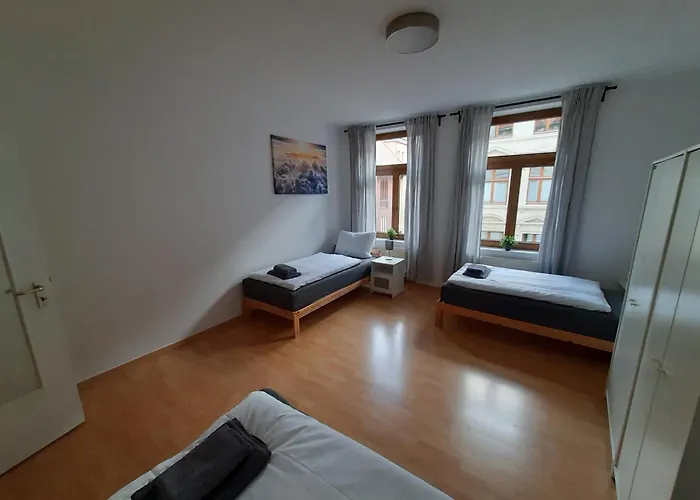 Zentrale 2-zimmer-wohnungen Fuer Gruppen & Monteure, Fusslaeufig Zur Elbe & Shoppingcenter Apartman