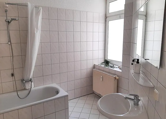 Zentrale 2-zimmer-wohnungen Fuer Gruppen & Monteure, Fusslaeufig Zur Elbe & Shoppingcenter Apartman